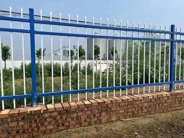 廠區(qū)鋅鋼護欄